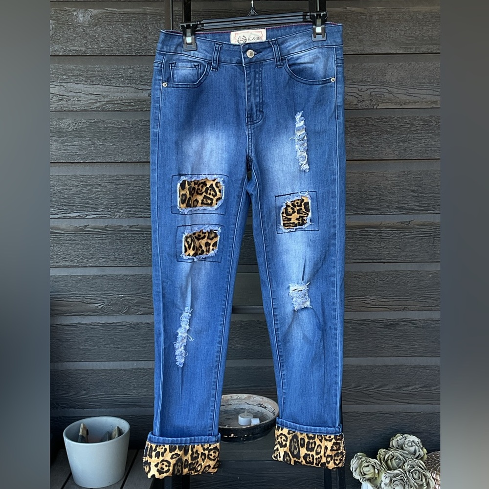 L & B Distressed Leopard Jeans Size 6
